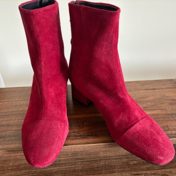 Scarlet booties, brand new, never worn. No box. Made in Italy. - Picture 1 of 3